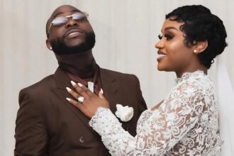 Davido celebrating wife Chioma’s 31st birthday with heartfelt message and her stunning appearance